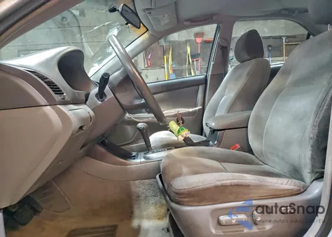 2004 Toyota Camry Le z USA, uszkodzony, nr VIN 4T1BE32K64U918100